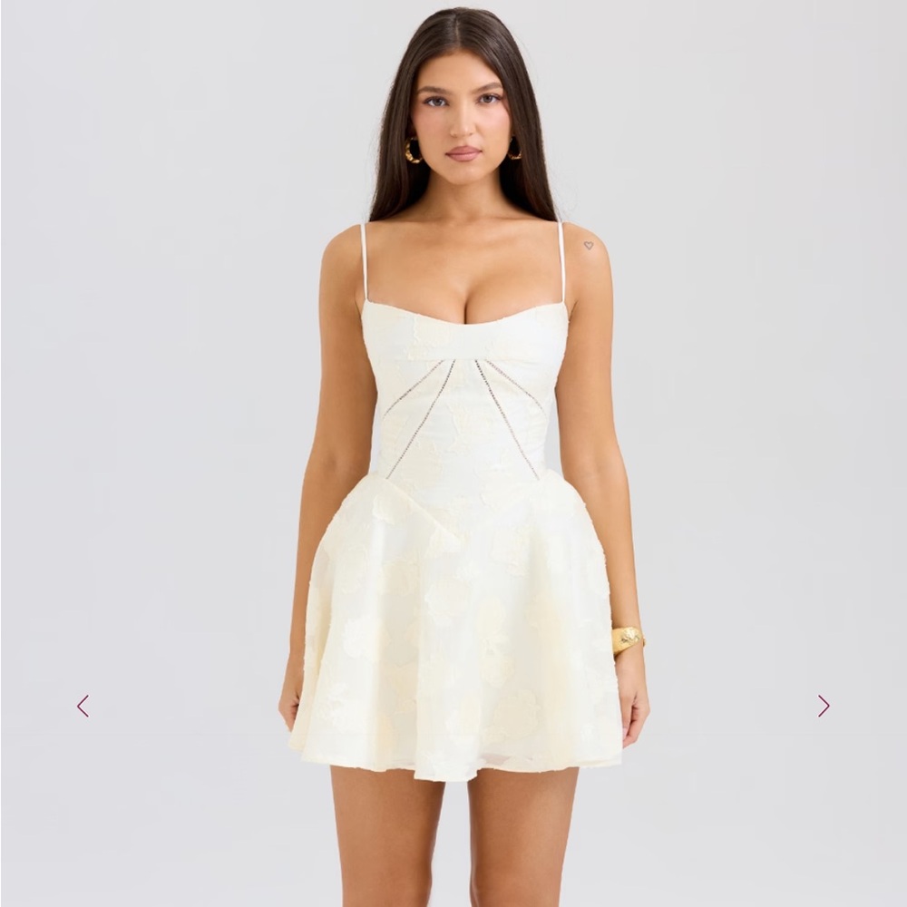 SERENITA - Vintage Cream Floral Mini Dress - Picture 2 of 7